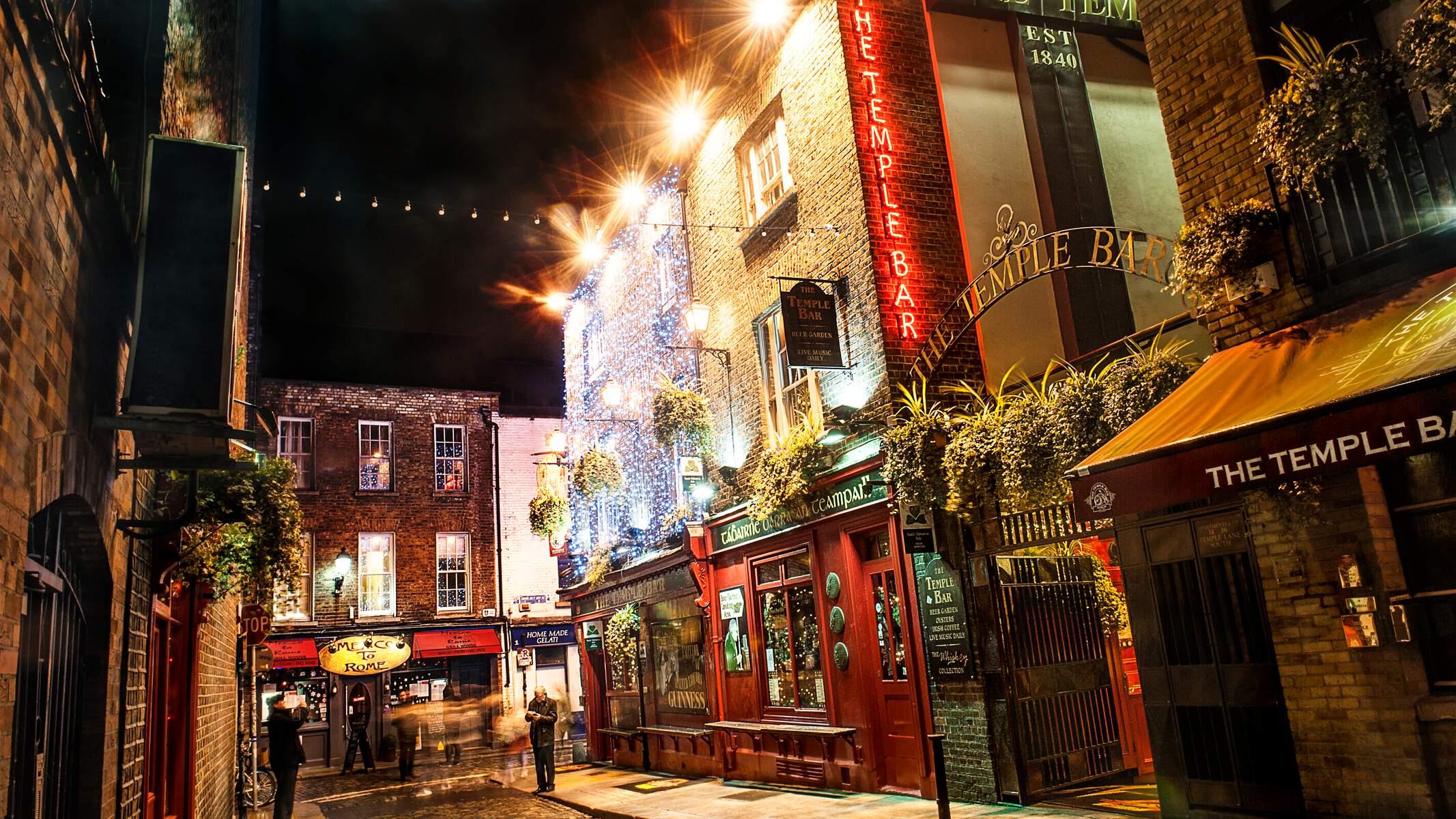 Temple Bar in Dublin at night.